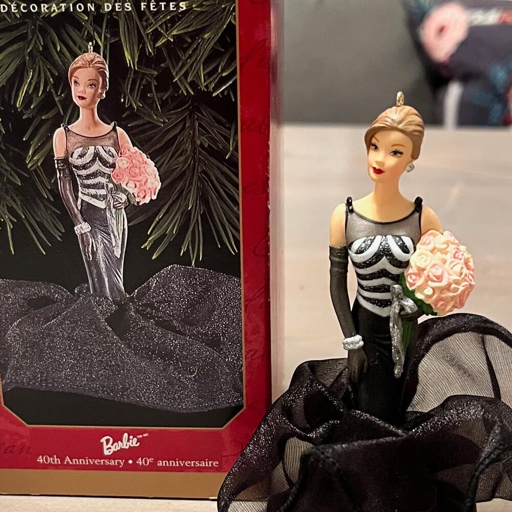 🎄 Hallmark Keepsake 1999 Barbie 40th Anniversary Christmas Ornament 🎄